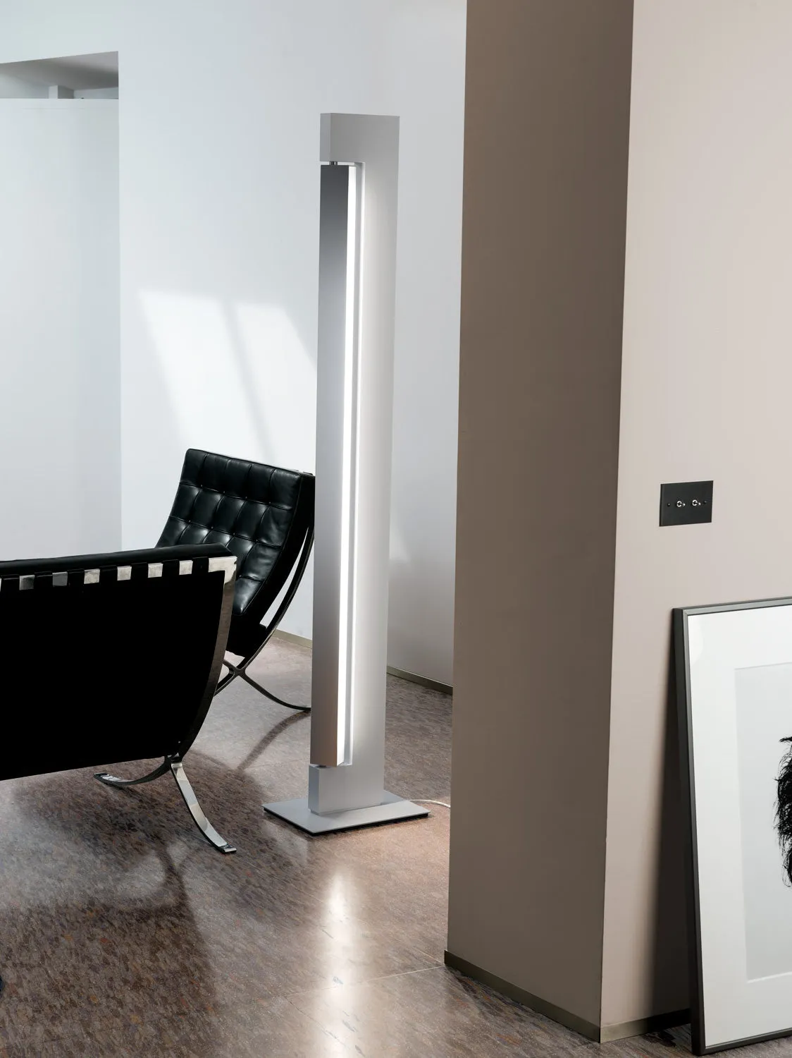 ARA LED Floor Lamp