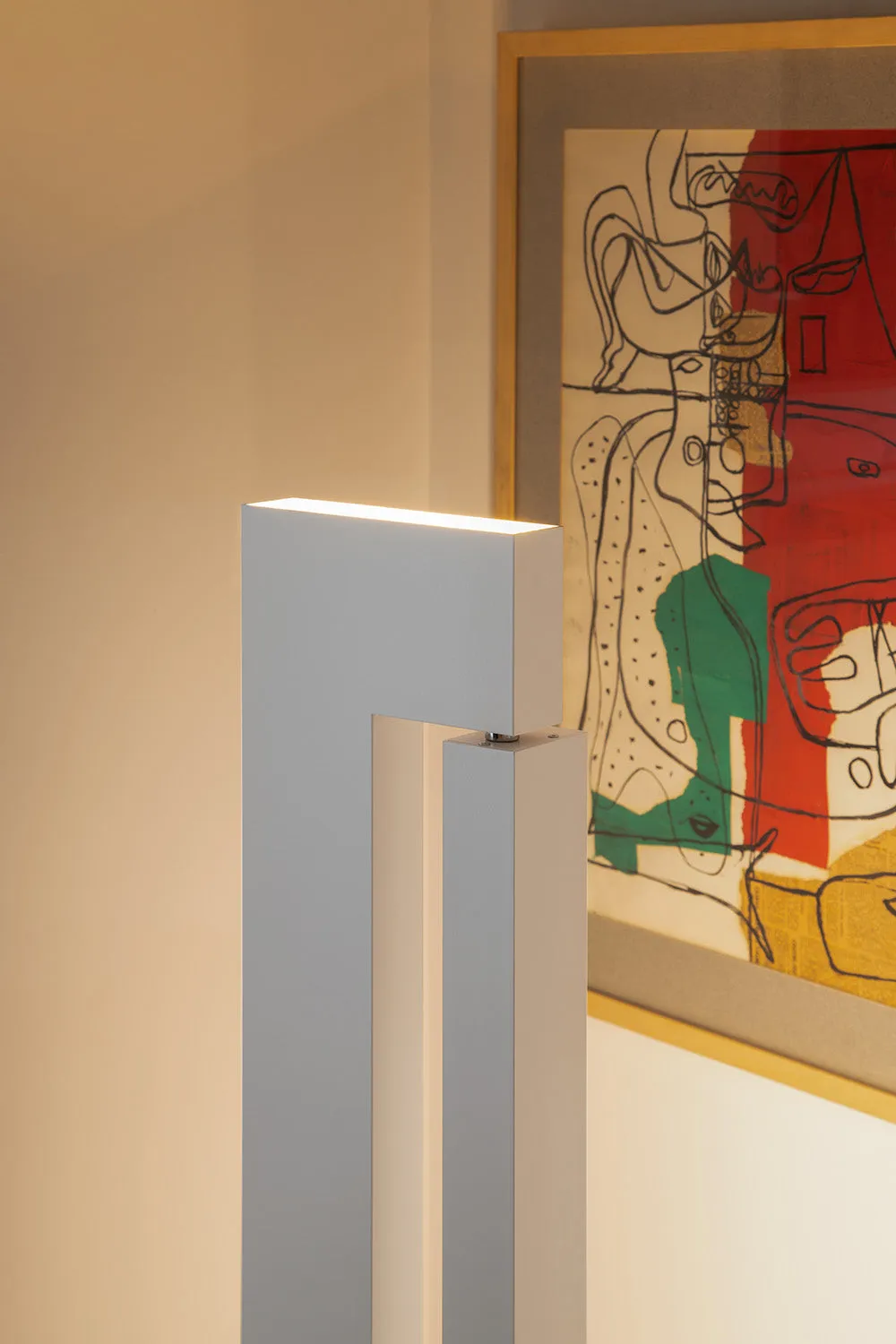 ARA LED Floor Lamp