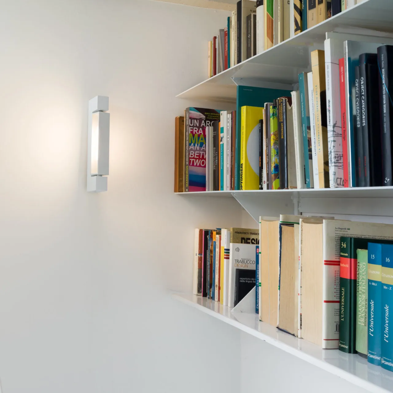 ARA WALL Wall Lamp