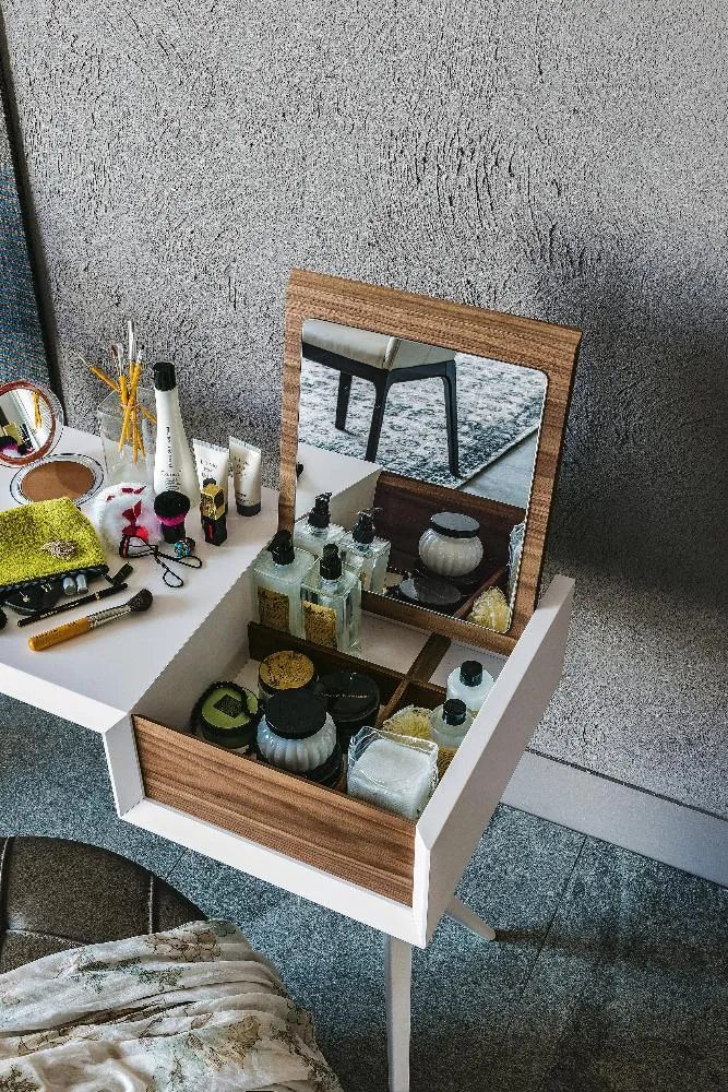 BATIK Desk