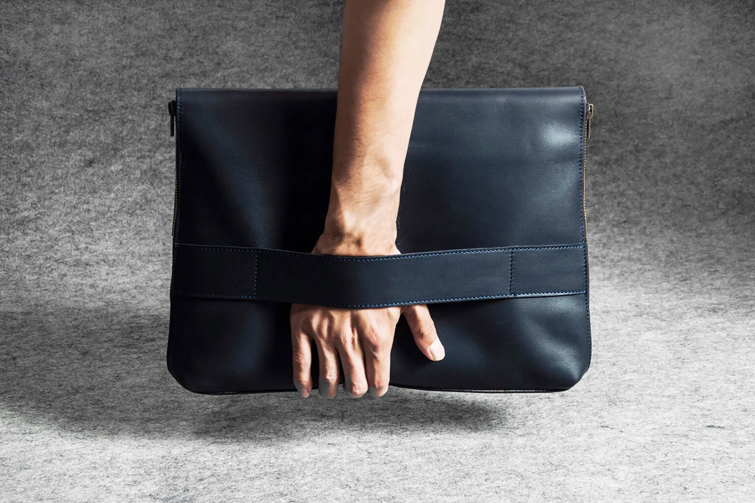 COMMUTER FOLIO - leather