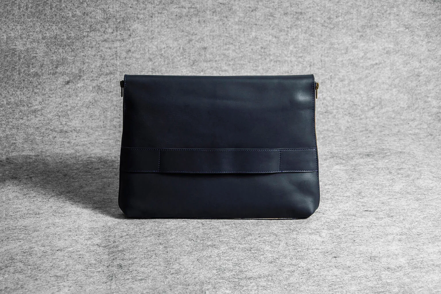 COMMUTER FOLIO - leather