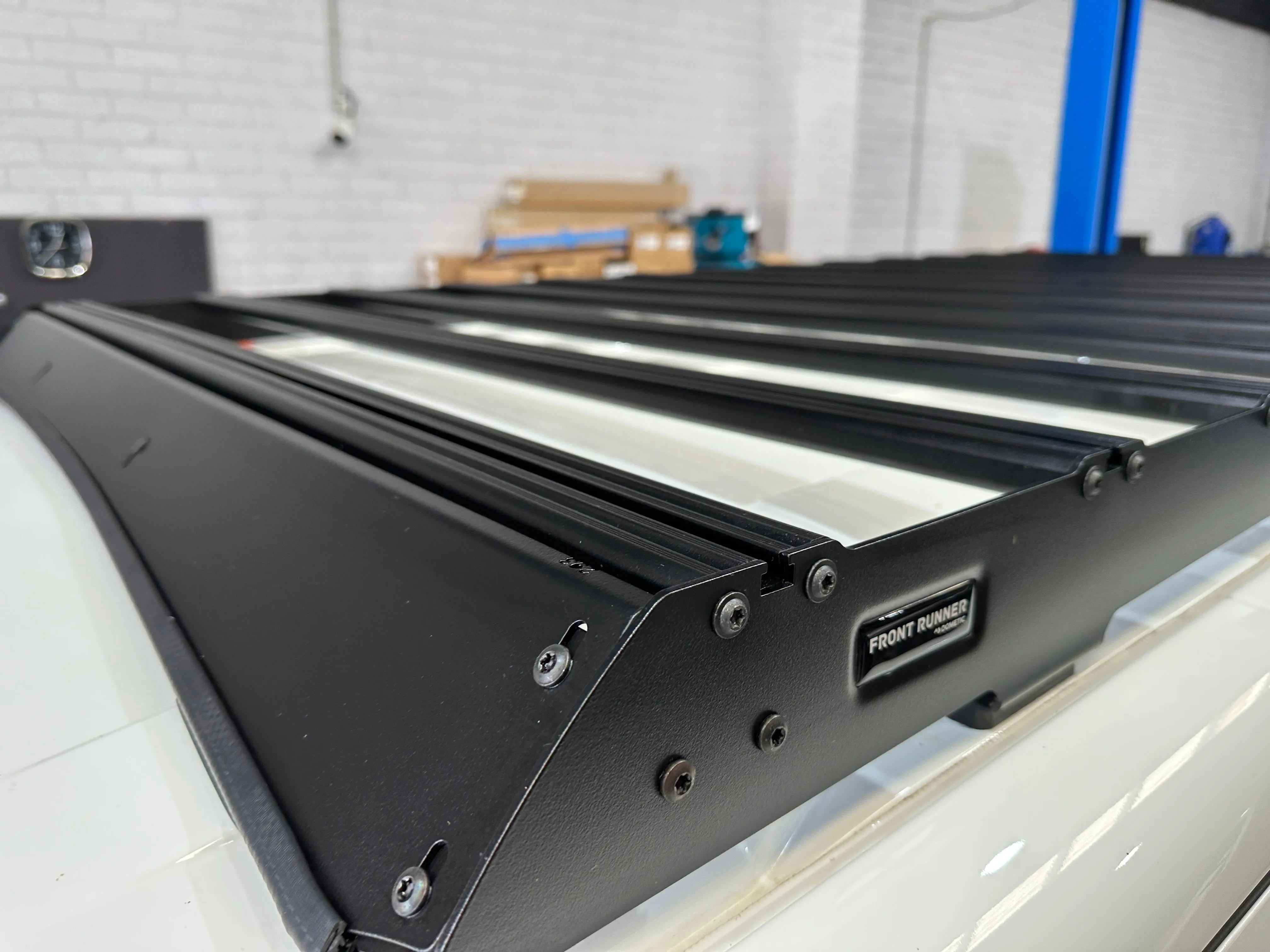 Front Runner Volkswagen T6.1 / T6 / T5  Transporter SWB (2003-current) SLIMSPORT RACK KIT