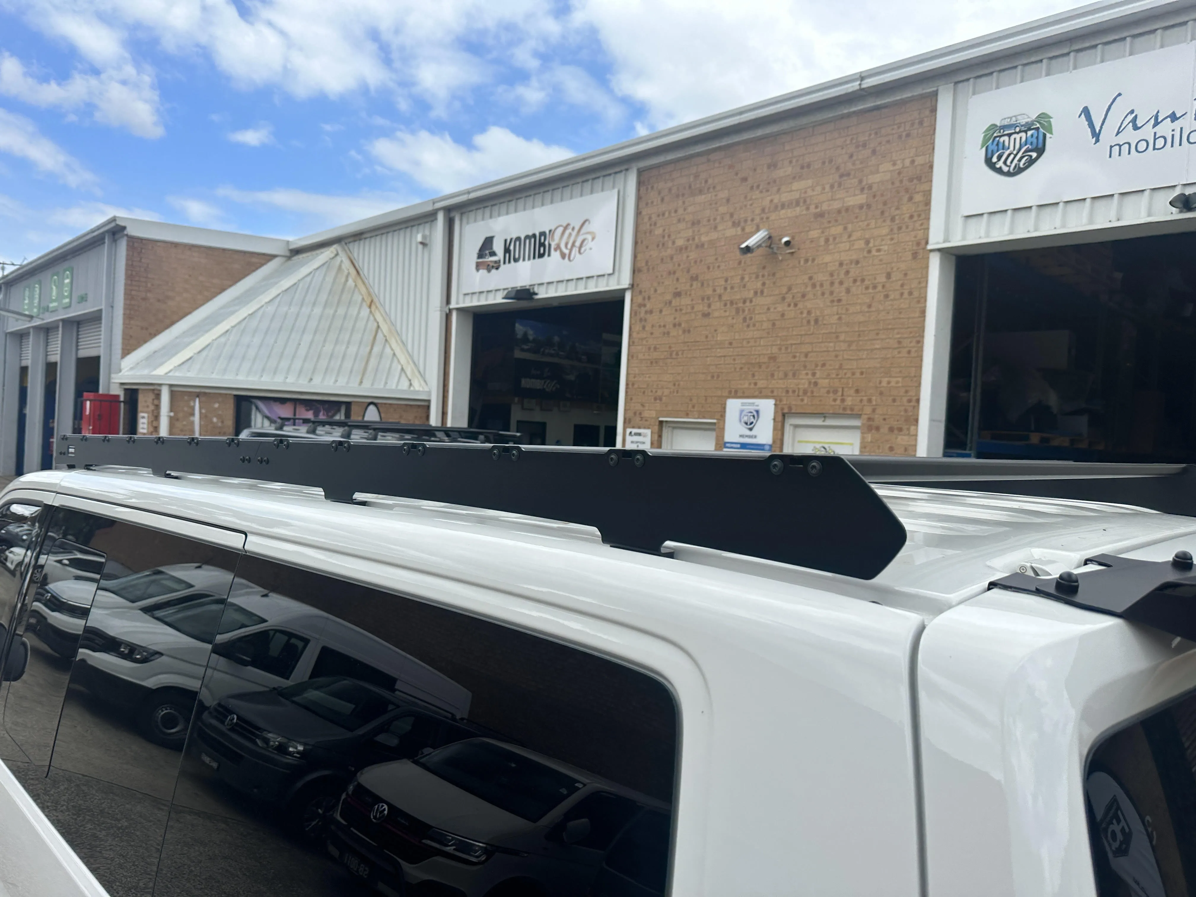 Front Runner Volkswagen T6.1 / T6 / T5  Transporter SWB (2003-current) SLIMSPORT RACK KIT
