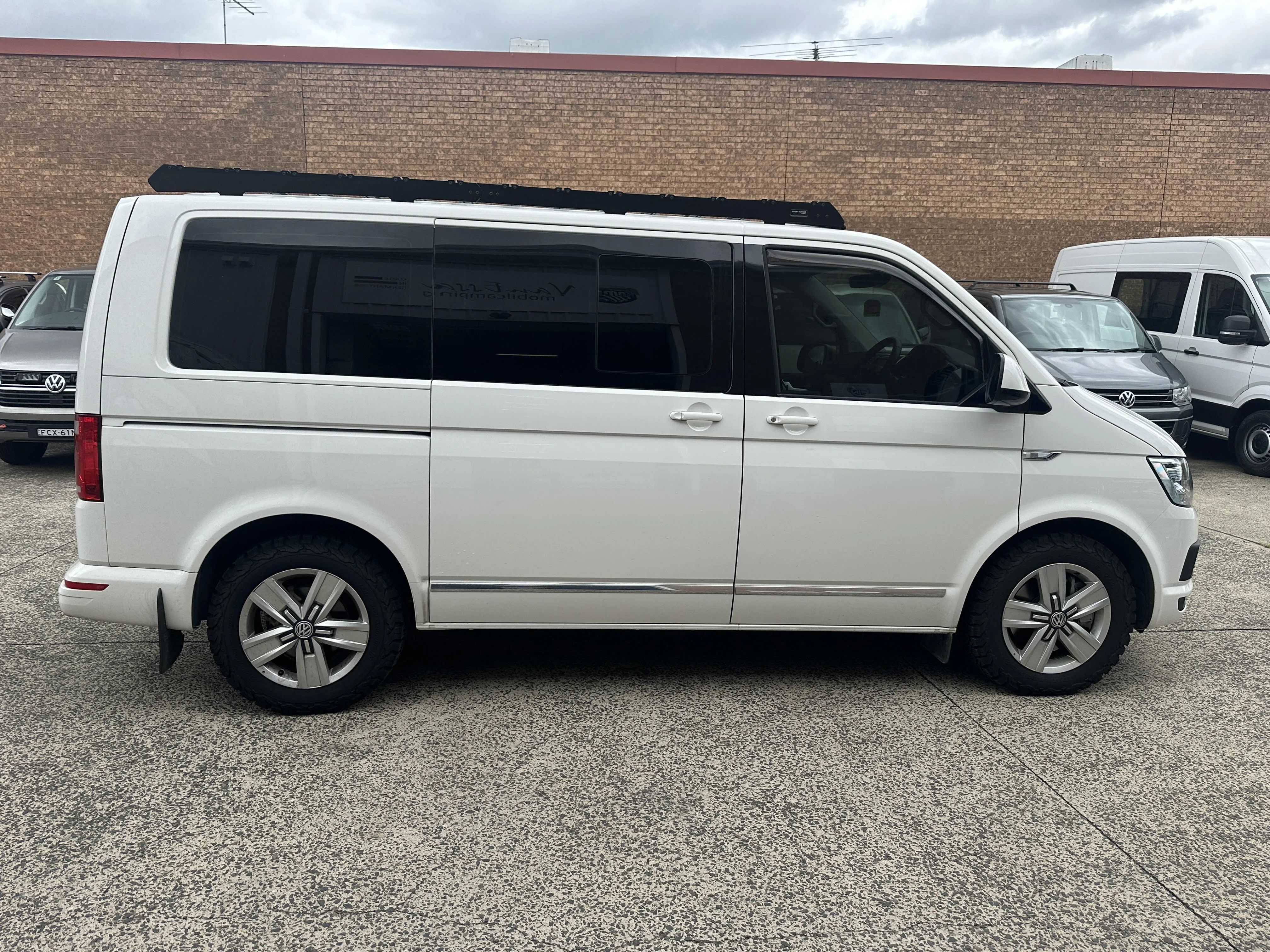 Front Runner Volkswagen T6.1 / T6 / T5  Transporter SWB (2003-current) SLIMSPORT RACK KIT