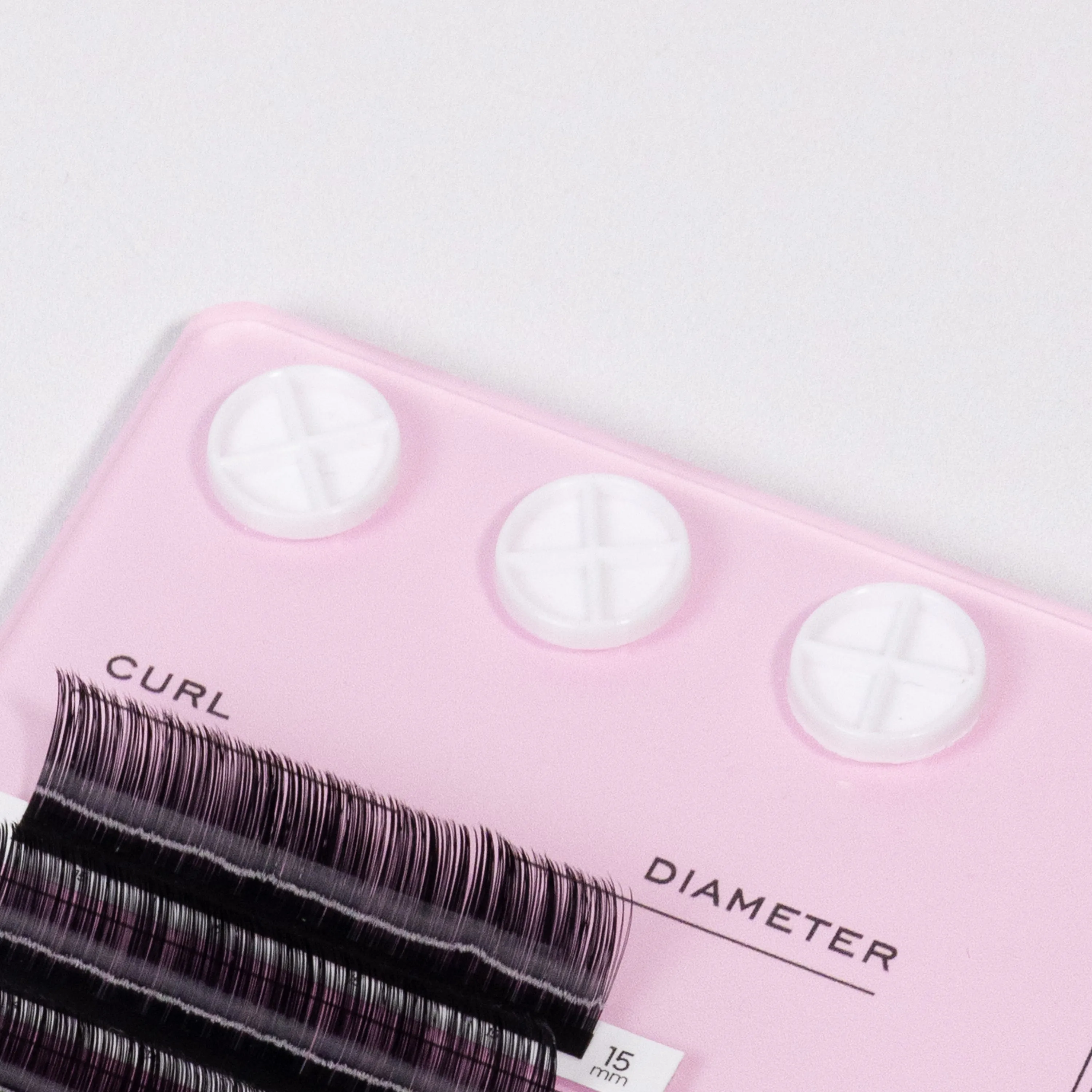 Lash Tile with Magnetic Tweezer Holder