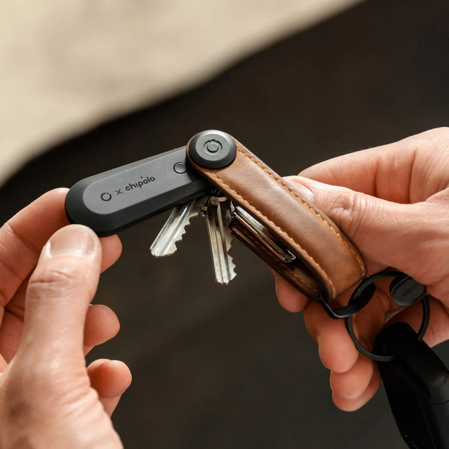 Orbitkey X Chipolo Tracker V2