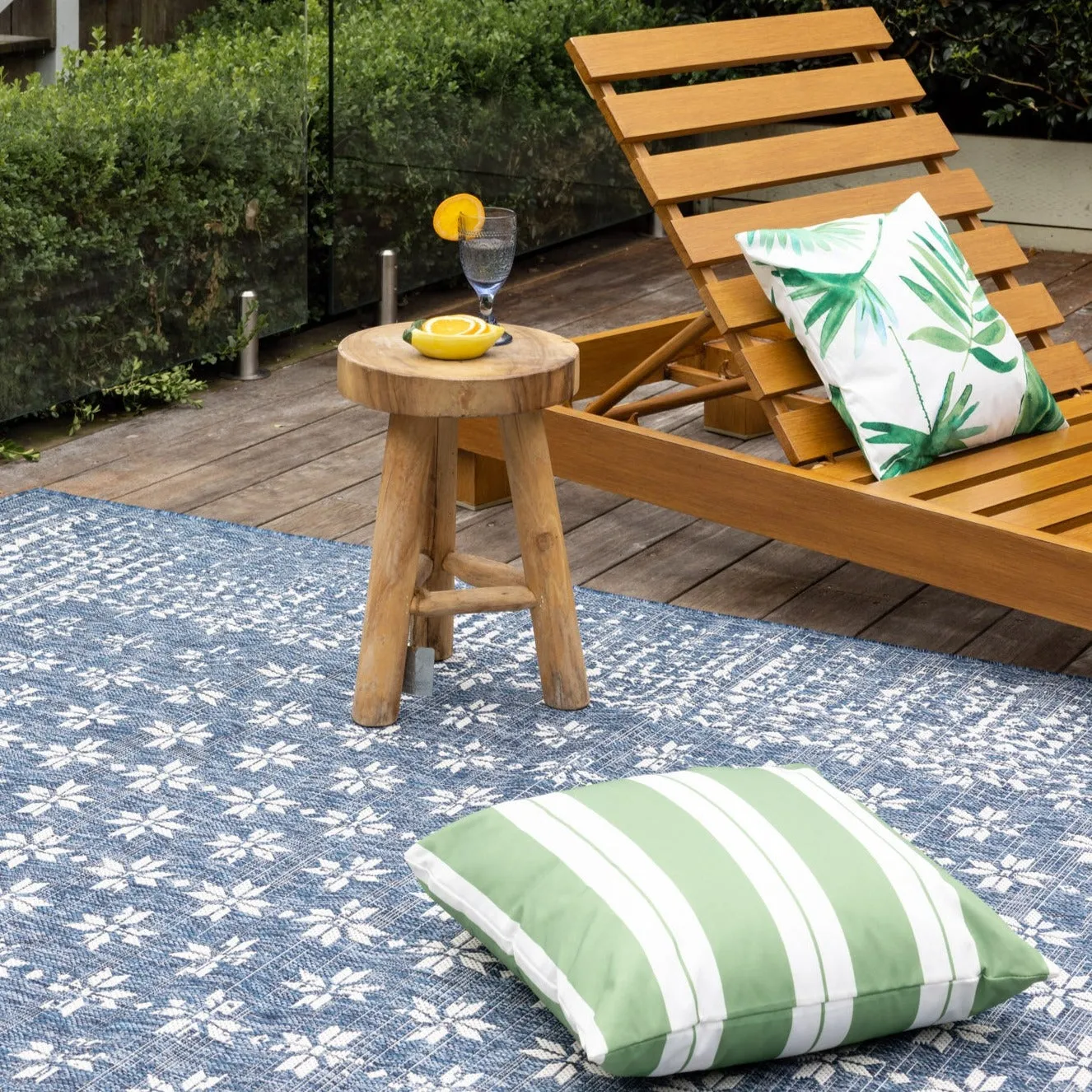 Pearl Blue Floral Polypropylene Large Rug