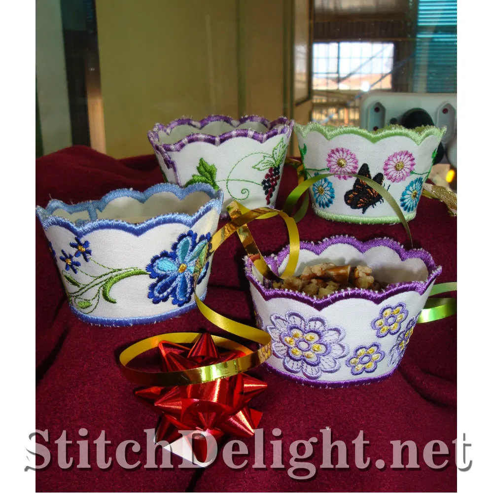 SD1183 CupCake Holders 1